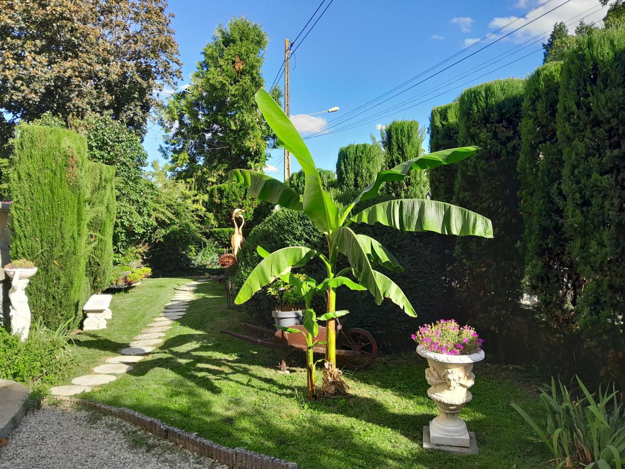 Le Madrigal Mamers Exterior foto