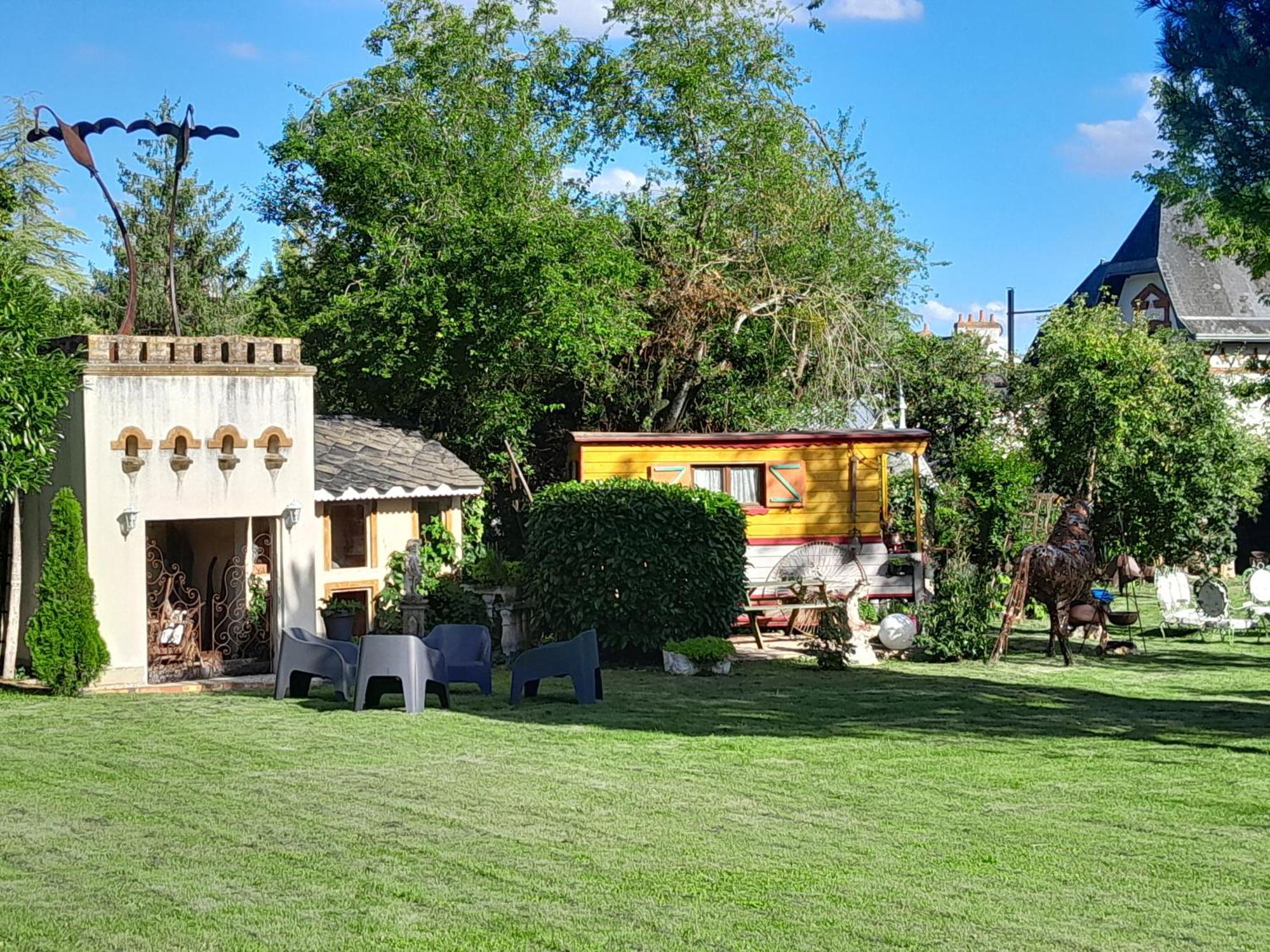 Le Madrigal Mamers Exterior foto
